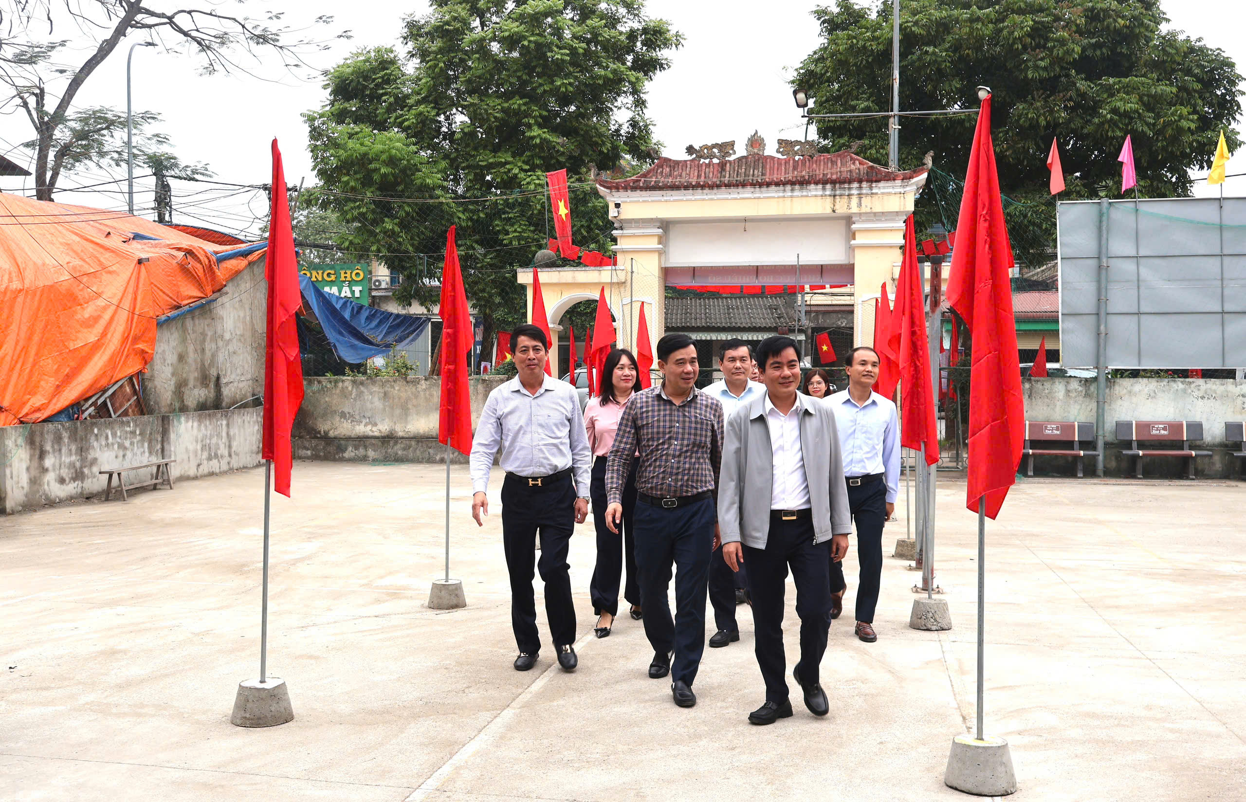 Anh-tin-bai